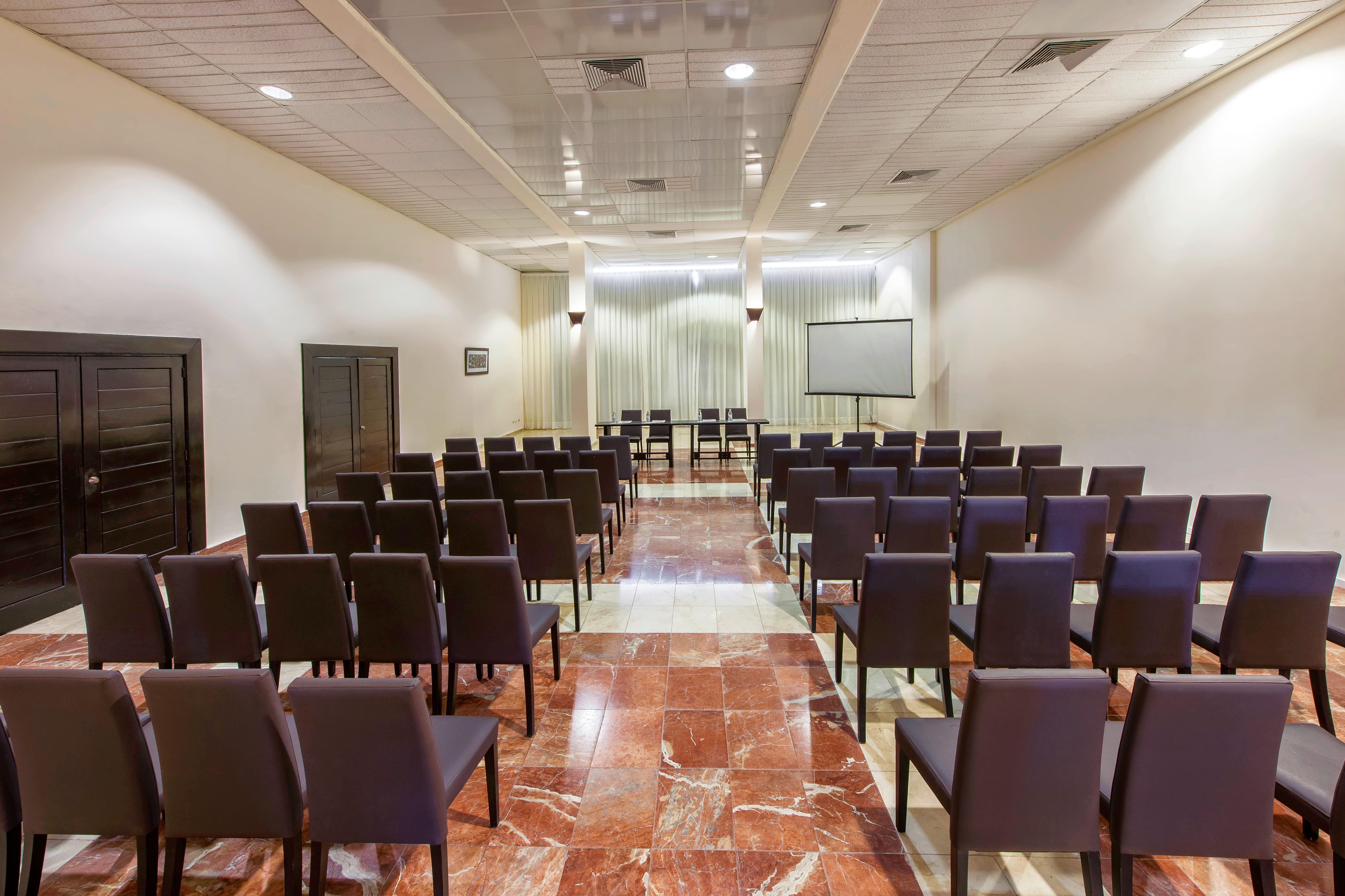 カタロニア ロイヤル ババロ オールインクルーシブ 大人専用 プンタ・カナ エクステリア 写真 The conference room of the European University