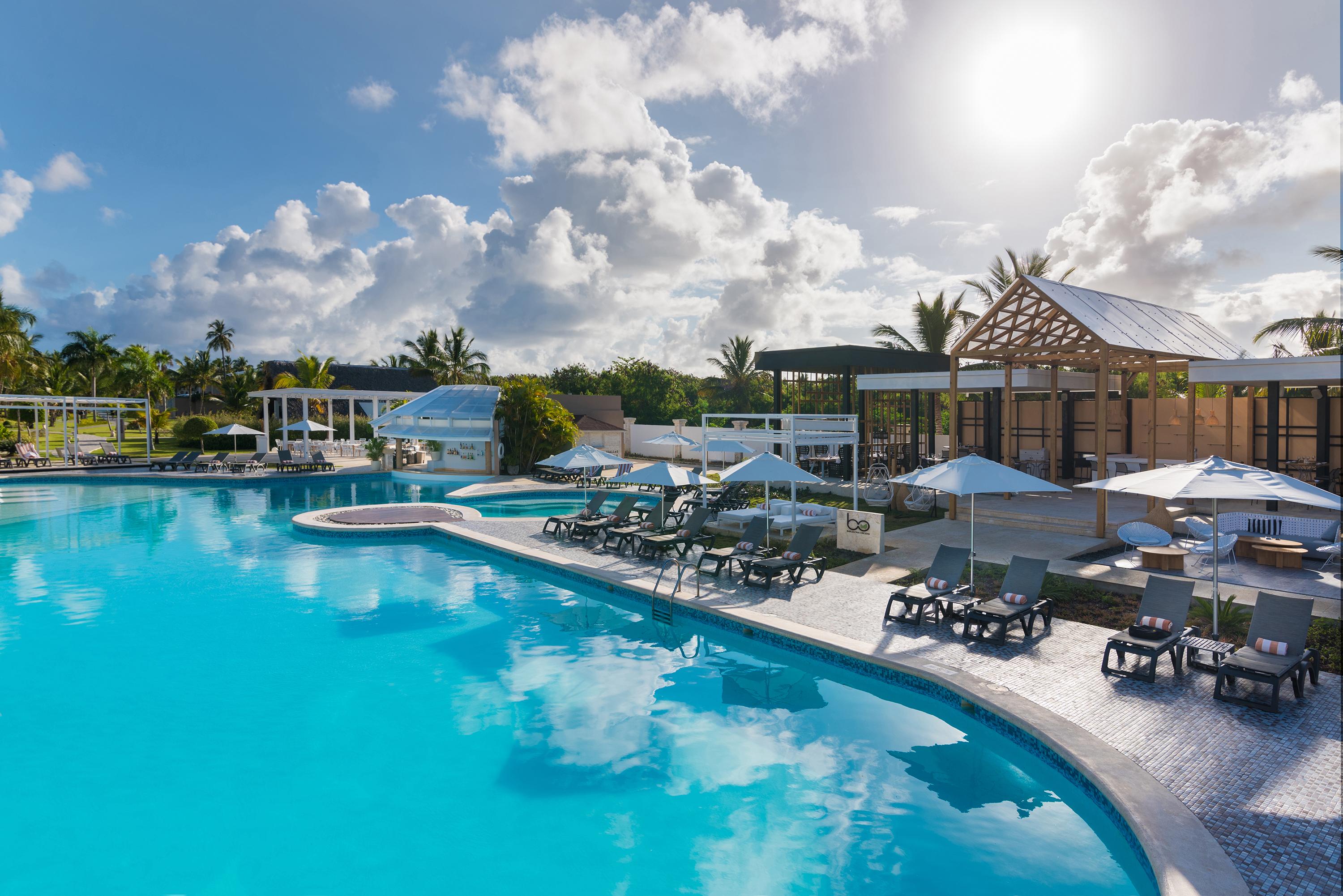 カタロニア ロイヤル ババロ オールインクルーシブ 大人専用 プンタ・カナ エクステリア 写真 The pool at the Hard Rock Hotel & Casino Punta Cana