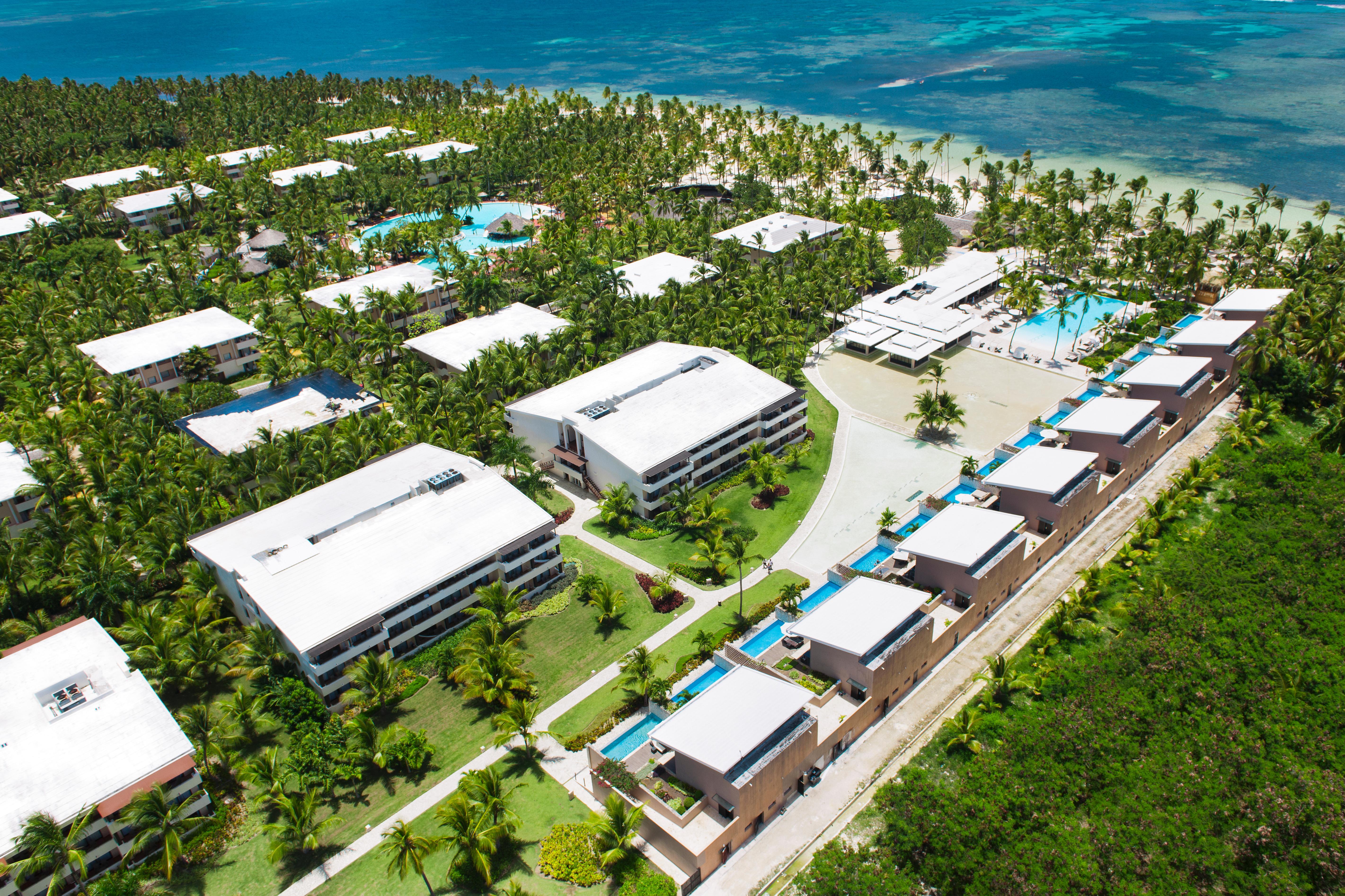 カタロニア ロイヤル ババロ オールインクルーシブ 大人専用 プンタ・カナ エクステリア 写真 Aerial view of the resort