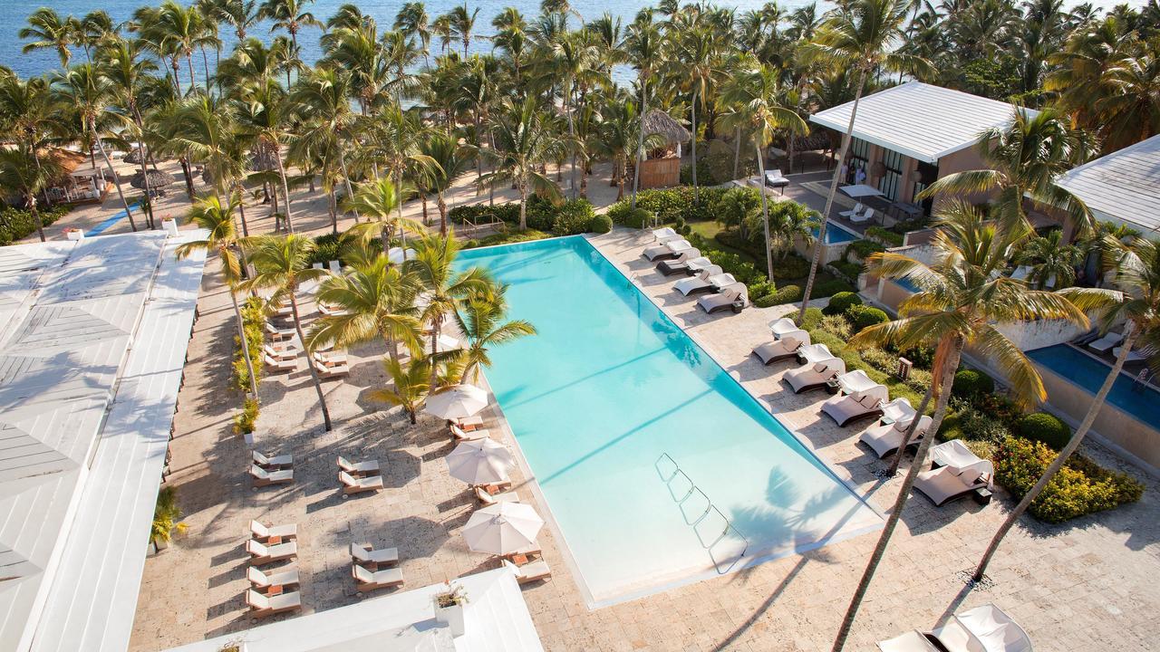 カタロニア ロイヤル ババロ オールインクルーシブ 大人専用 プンタ・カナ エクステリア 写真 Aerial view of the pool at the Eden Rock Cap-Ojibara
