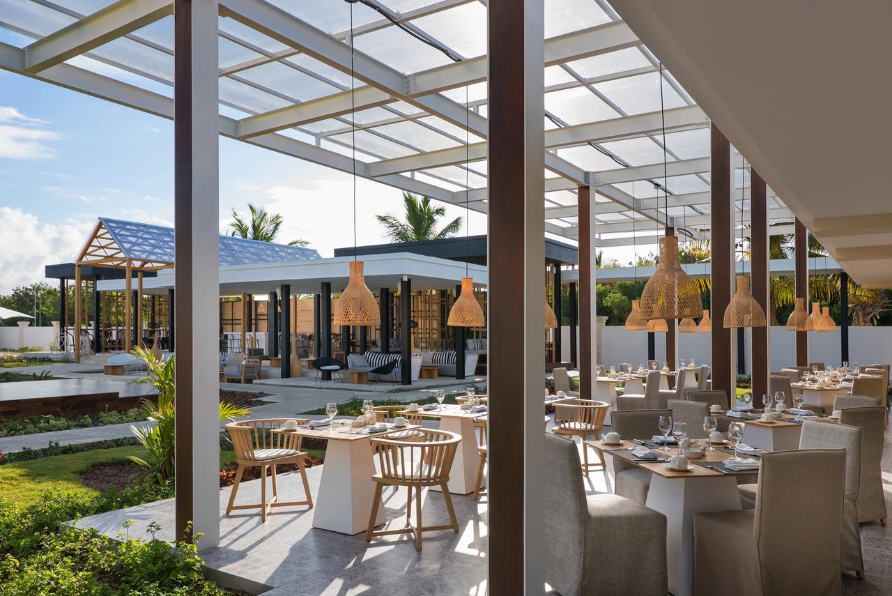 カタロニア ロイヤル ババロ オールインクルーシブ 大人専用 プンタ・カナ エクステリア 写真 The restaurant at the resort